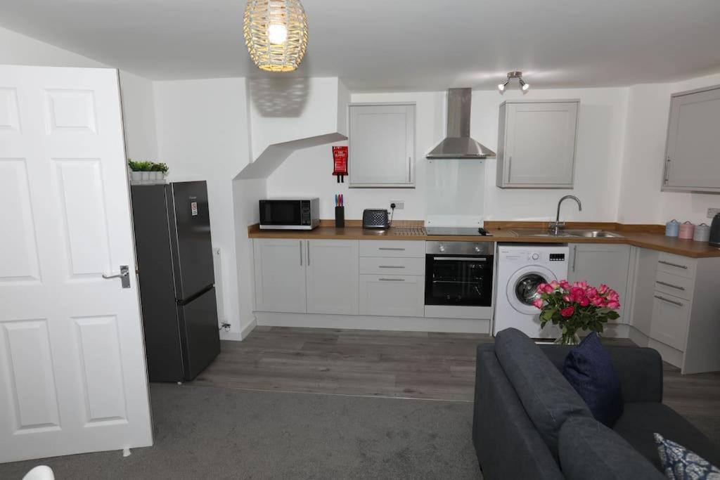 Exmouth - Apartment 1, Strand House - Modern 2 Bedroom Apartment, Perfect Location For Access To Beach & Town Centre - Sleeps 4 Guests - No Parking - Hosted By Rentmyhouse Exterior photo