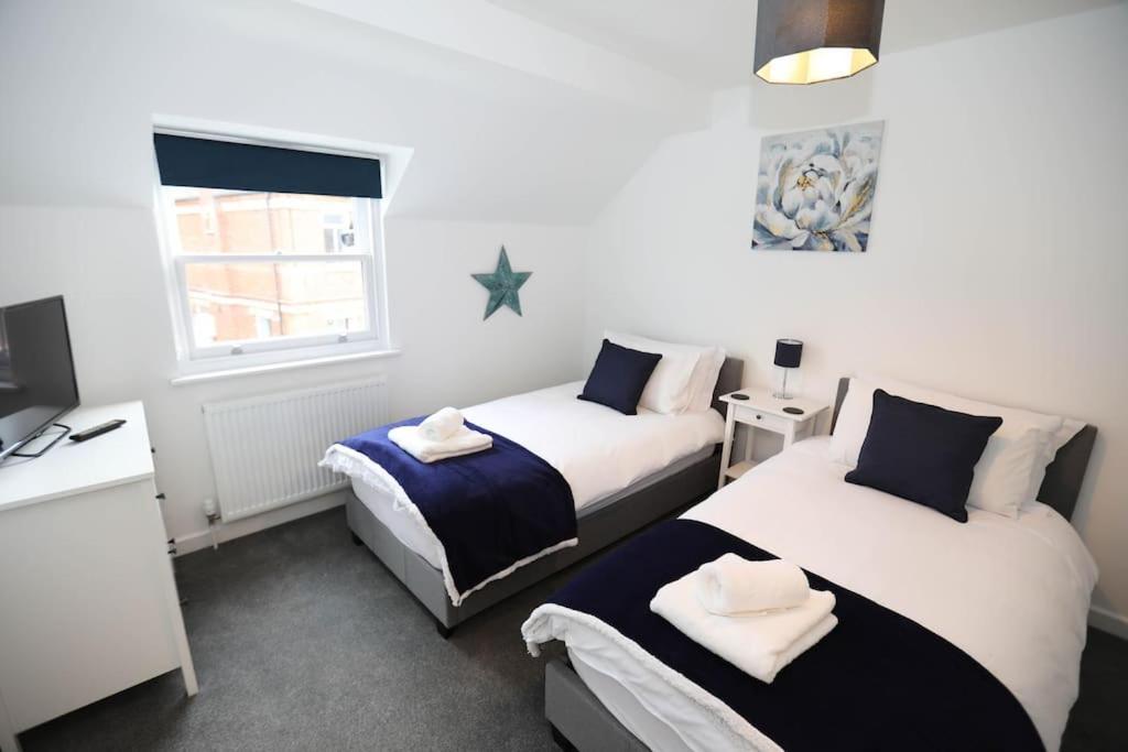 Exmouth - Apartment 1, Strand House - Modern 2 Bedroom Apartment, Perfect Location For Access To Beach & Town Centre - Sleeps 4 Guests - No Parking - Hosted By Rentmyhouse Exterior photo